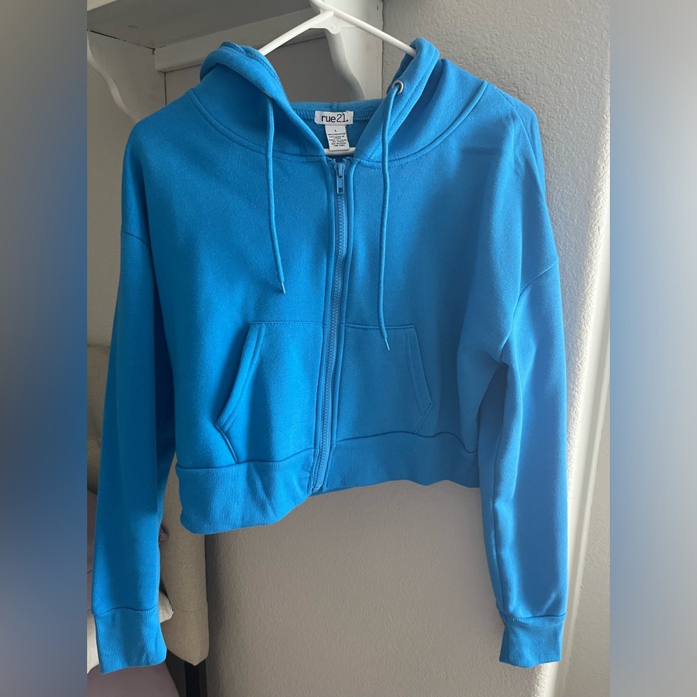 Rue 21 Zip up cropped hoodie